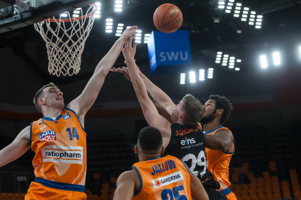 样是宝贵资 样是宝贵资